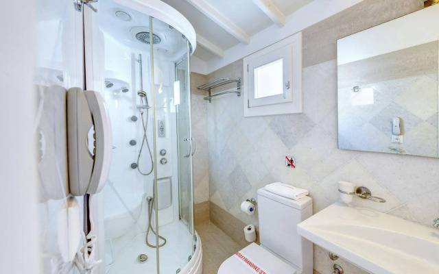 Apollonion Palace Hotel