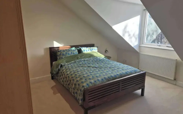 Apartment - Sleeps3 - Close to Warner Bros Studios
