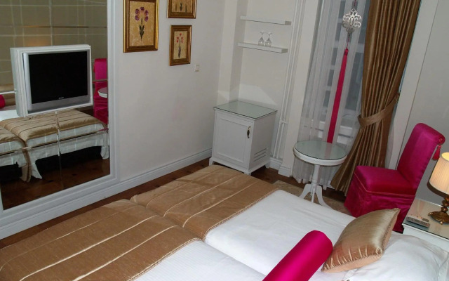 Seres Hotel Old City