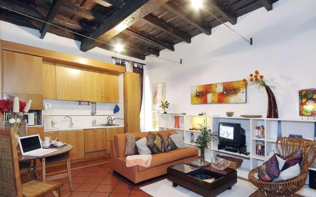 Rental In Rome Arenula Apartment