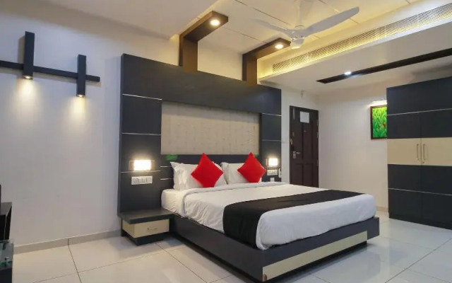 Le Moshe Inn by OYO Rooms