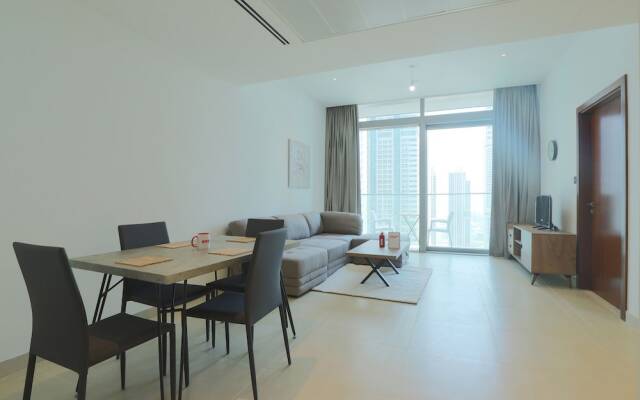 OYO Home 258 1BHK Marina Gate 2