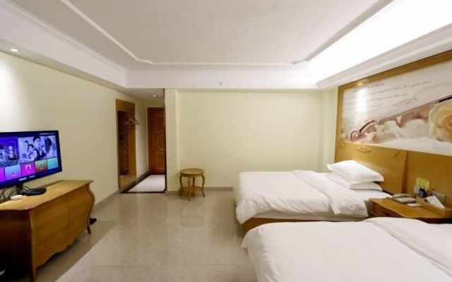 Bincheng Hotel (Dongxing National Gate Scenic Area Port) — 2-star hotel in Fangchenggang