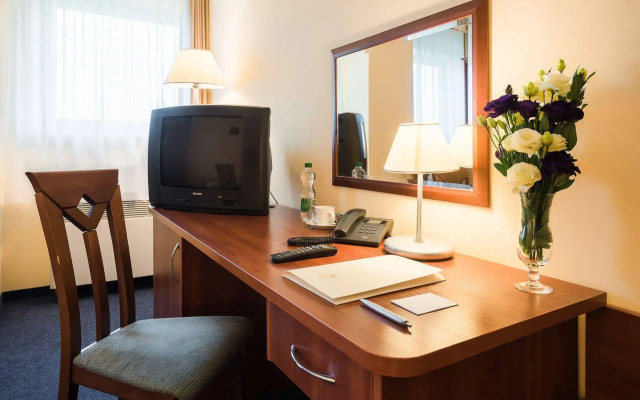 Sangate Hotel Airport