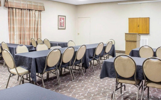 Studio 6 Claremore, OK