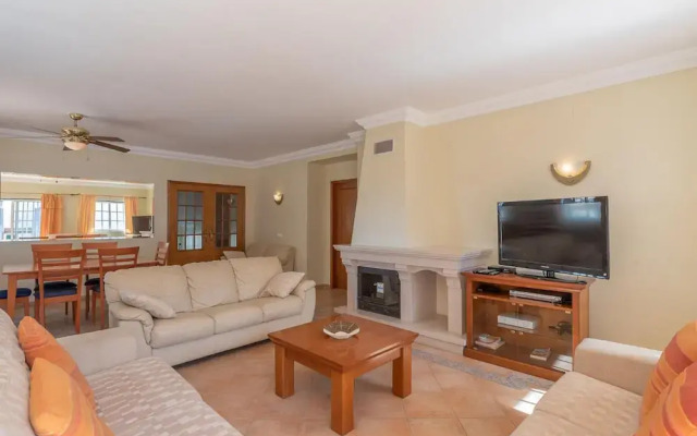 Villa Santa Maria With 3 Bedrooms and 4 Bathrooms