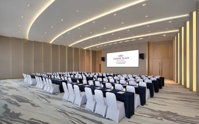 Crowne Plaza Zhoushan Seaview, an IHG Hotel