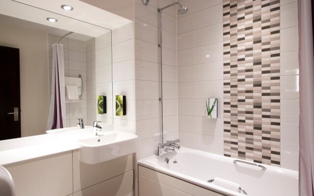 Premier Inn Cheltenham Town Centre