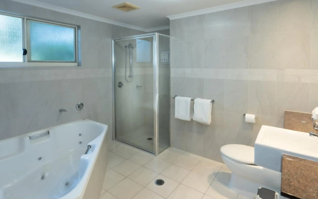 Waters Edge Apartment