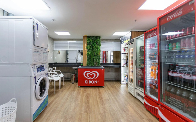 (902-B) Studio com Vista Mar e Comodidades