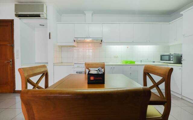Fully Furnished and Cozy 2BR at Pondok Klub Villa Apartment