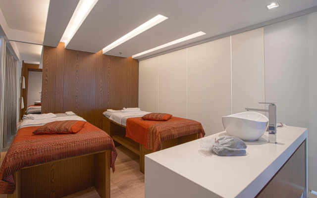 Suryaa Hotel Pinhais, Curio Collection by Hilton
