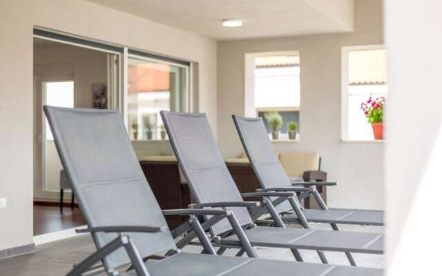 Beach Residence with pool and sea view