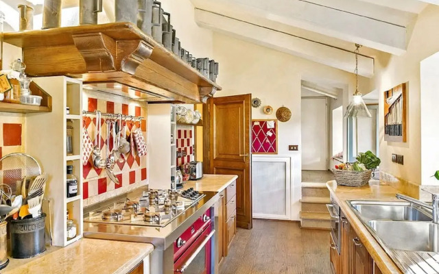 Belvilla by OYO Villa Aiola