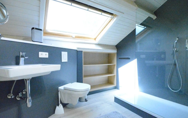 Luxury Pet Friendly Chalet in Bièvre near Forest