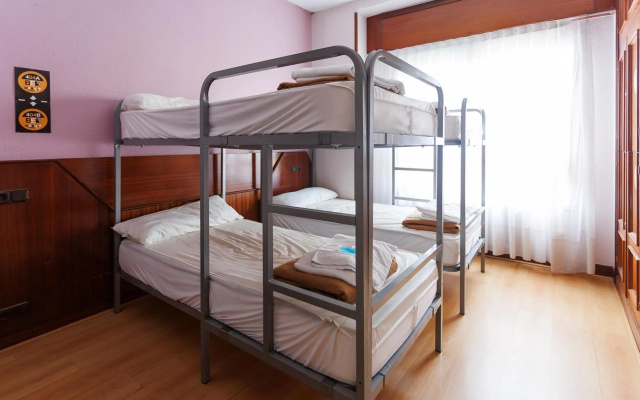 Moon Hostel Bio