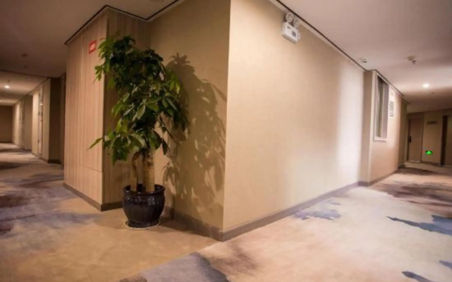 Crown International Business Hotel