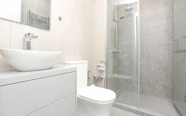 Stay inn on Amiryan 26/4