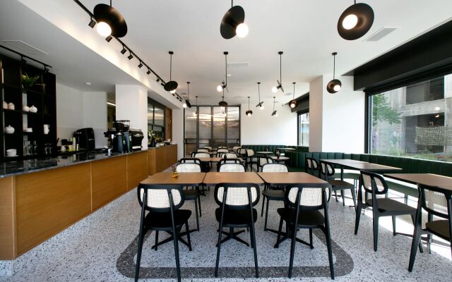 Noa Hotel