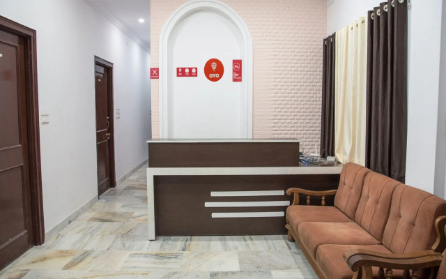 Hotel Royal T By OYO Rooms