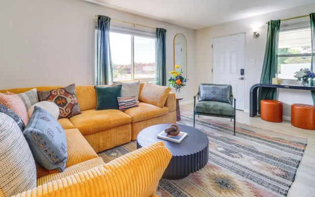 Central Albuquerque Getaway w/ Hot Tub & Grill!