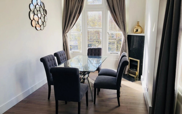 Spacious & Modern 2 Bed Apartment at Knightsbridge London
