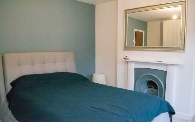 Bright 3 Bedroom House in East Oxford