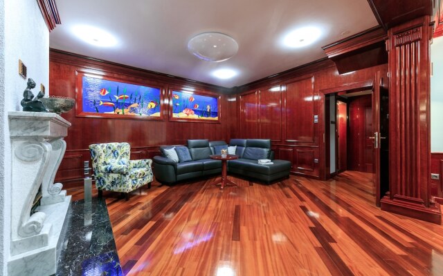 Apartments Donna with Sea View