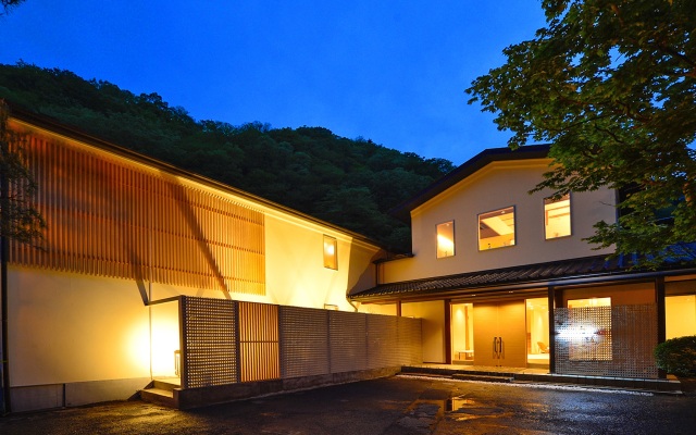 Shima Onsen Hinatamikan