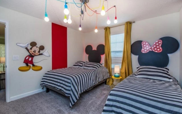 9040sd - 8 Bedroom Villa by Redawning