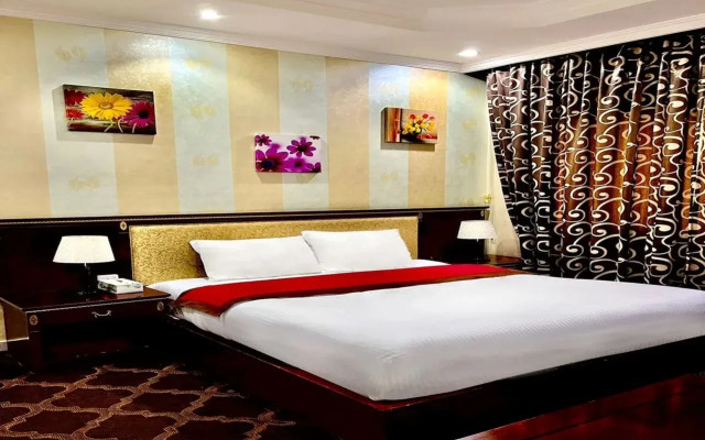 Dream Palace Hotel