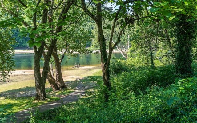 Ozark Escape at the Pointe