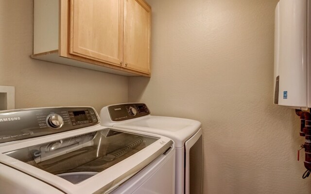 Paloma Place - 30+ Day Vacation Home