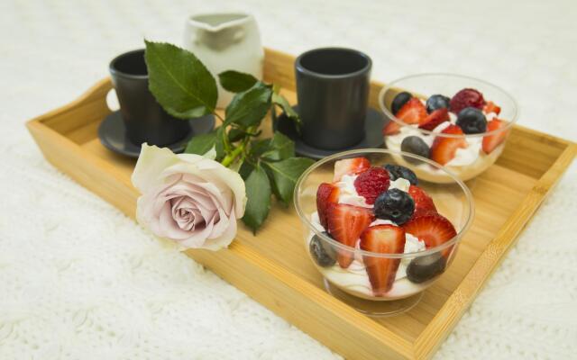 HomeHotel (ХоумХотел) на набережной Волжская 8/1