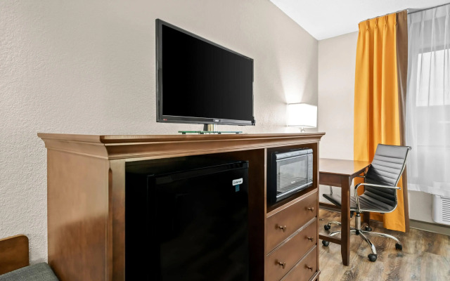 Super 8 by Wyndham Alexandria MN