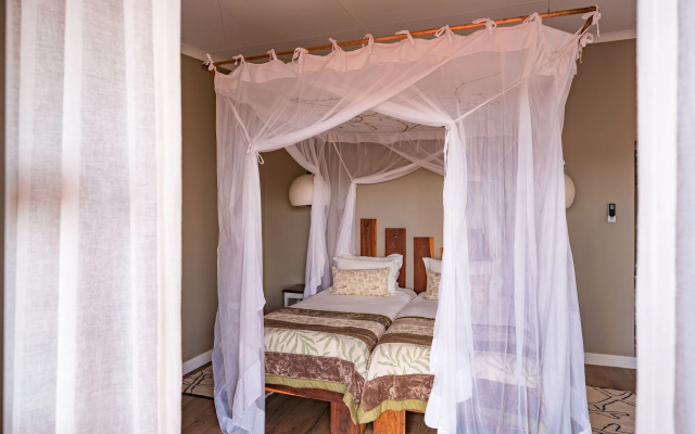 Kalahari Anib Lodge