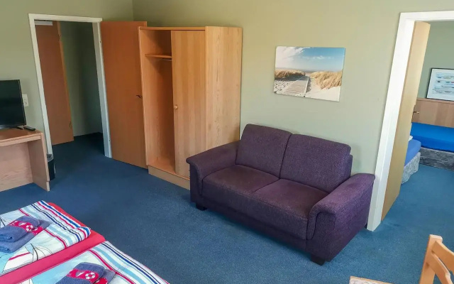 DEB 011 Pension _ direkt am Wasse