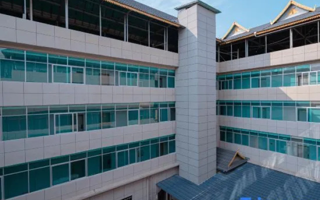 Weiyuna Hotel (XiShuangBanNaMenghai)