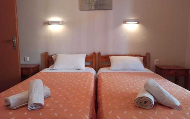 Dionisos Apartments