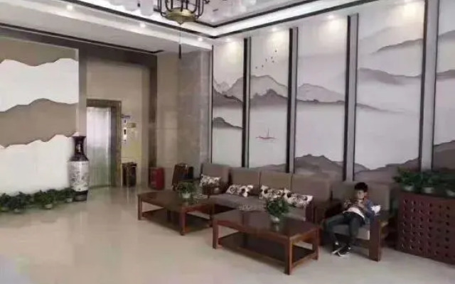 Linzhou Red Home Business Hotel