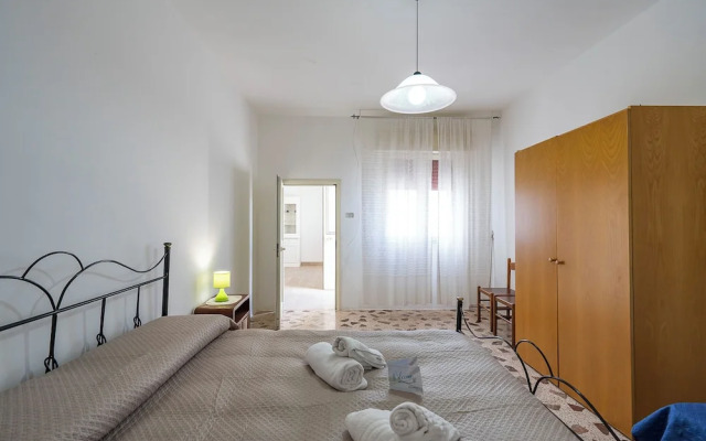 Onde Dorate in Centre, Close to Beach