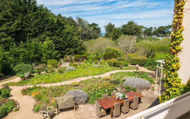 Seal Cove Inn