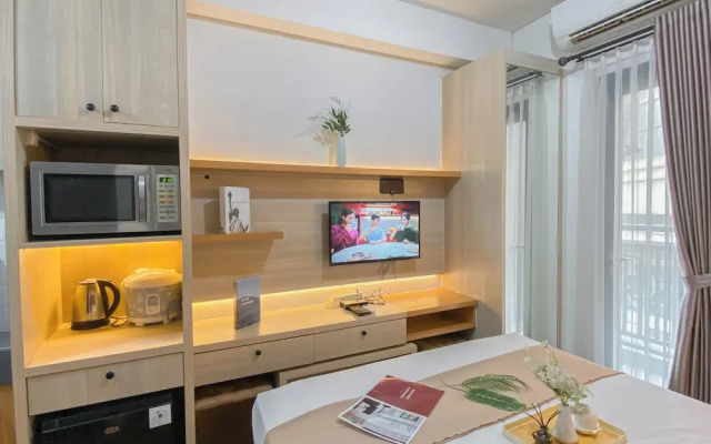 Good Place and Cozy Studio at Transpark Cibubur Apartment