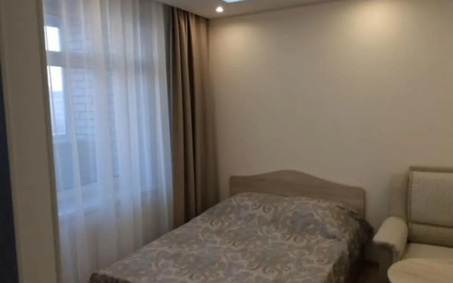 Apartment on Geologorazvedchikov 44a
