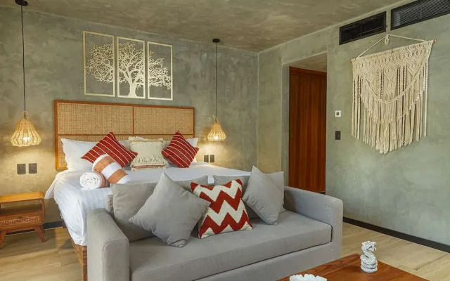 Spacious Apartment With Terrace and Rooftop Pool