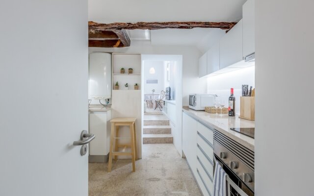 Renovated Typical Baixa Apartment, By TimeCooler