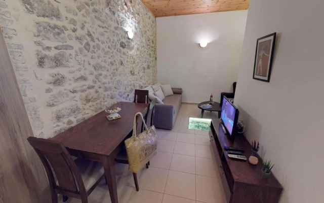 Porto Enetiko Suites