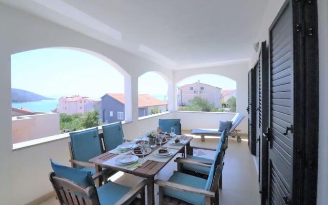 Luxury Beachfront Villa With Pool for two Families