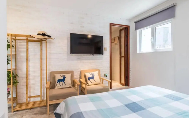 Beijing Drum Tower Luxurious Apartment