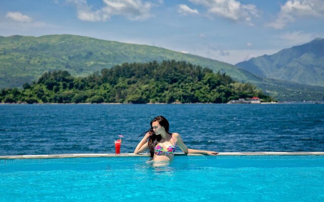 Whiterock Beach Hotel + Waterpark
